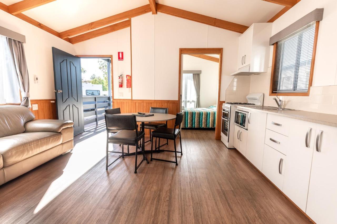 Barwon River Holiday Park จีลอง ภายนอก รูปภาพ